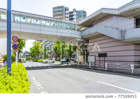 [Kanagawa Prefecture] Scenery in front of Chuo-Rinkan Station, which is rich in greenery 77589053