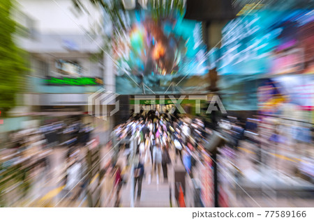 Tokyo cityscape in Japan The first day of the third extension of the declaration. No declarative effect. Many people at the Hachiko exit of Shibuya station = May 12 Tokyo cityscape in Japan The first day of the third extension of the declaration. No declarative effect. Many people at the Hachiko exit of Shibuya station = May 12 77589166