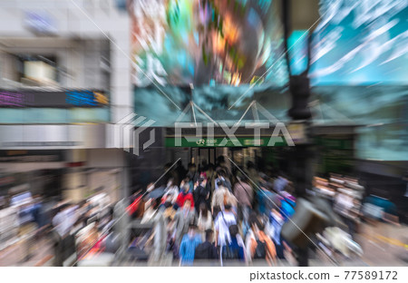 Tokyo cityscape in Japan The first day of the third extension of the declaration. No declarative effect. Many people at the Hachiko exit of Shibuya station = May 12 Tokyo cityscape in Japan The first day of the third extension of the declaration. No declarative effect. Many people at the Hachiko exit of Shibuya station = May 12 77589172