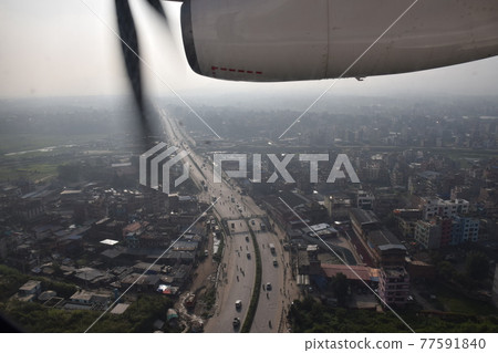 從尼泊爾上空的加德滿都天際線 從尼泊爾上空的加德滿都天際線 77591840