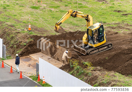 On-site carry-in road, boarding work, iron plate 77593836
