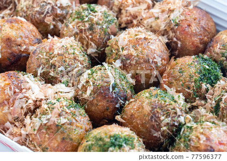 Freshly baked takoyaki Freshly baked takoyaki 77596377