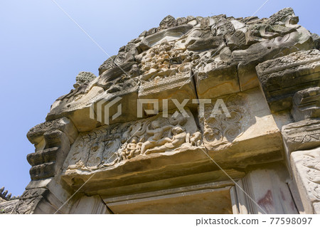 Carved stone column of Prasat Hin Phimai historical Park in Nakorn Ratchasima, Thailand 77598097