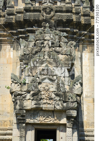 Carved stone column of Prasat Hin Phimai historical Park in Nakorn Ratchasima, Thailand 77598100