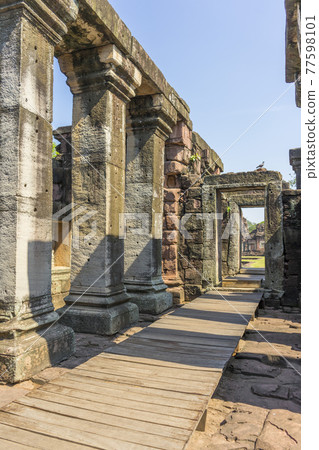 Carved stone column of Prasat Hin Phimai historical Park in Nakorn Ratchasima, Thailand 77598101