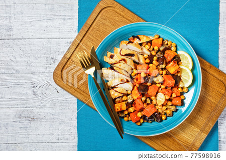 Salad of chickpeas, eggplant chickpeas and chicken 77598916