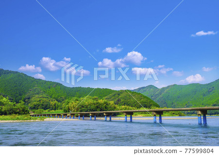 四萬十川和佐田的沉降橋 77599804