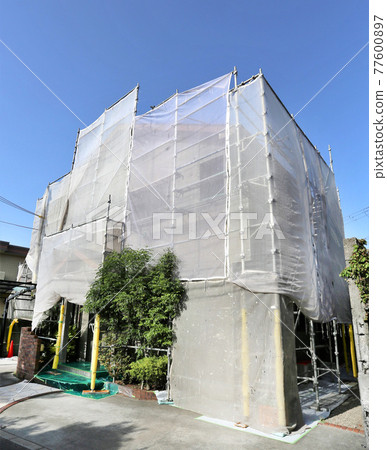 Painting work site Painting work site 77600897