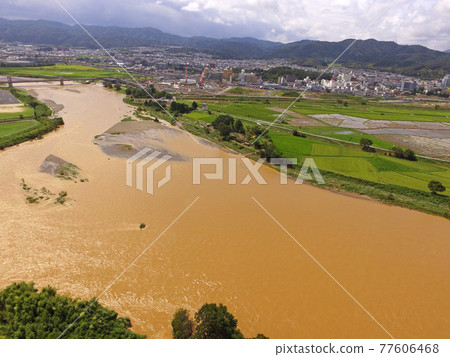 ≪無人機航拍，京都龜岡保津川颱風暴雨災害≫京都府龜岡市自然災害颱風暴雨 77606468