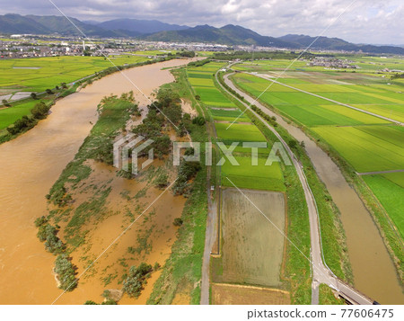 ≪無人機航拍，京都龜岡保津川颱風暴雨災害≫京都府龜岡市自然災害颱風暴雨 77606475