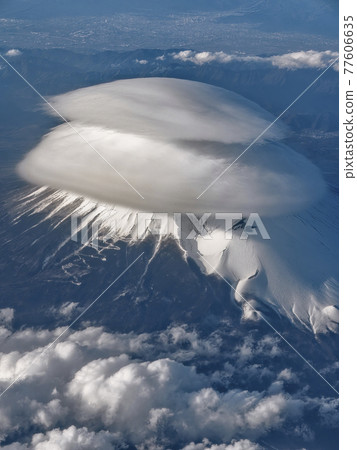 Mt. Fuji double lenticular cloud aerial view / Mt. Fuji from sky Mt. Fuji double lenticular cloud aerial view / Mt. Fuji from sky 77606635