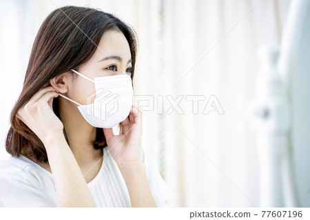 一個戴著面具的女人 一個戴著面具的女人 77607196