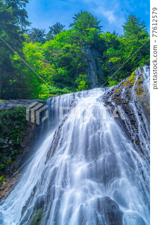 Sanbon Falls on the Norikura Plateau in summer [Nagano Prefecture] 77612579