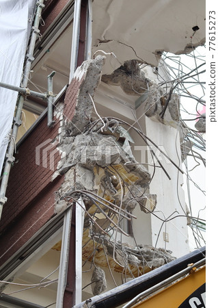 Demolition work Demolition work 77615273