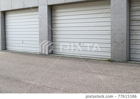 Built-in garage 77615386