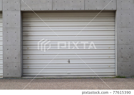 Built-in garage Built-in garage 77615390