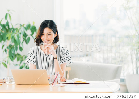 女士休閒 77617357