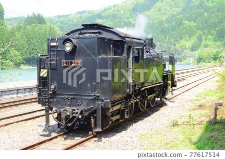 JR East Tadami Line steam locomotive C11 rare back view Aizu-Kawaguchi Station 77617514