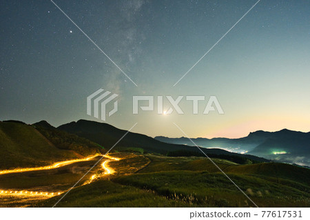Starry sky in Soni plateau, Nara prefecture 77617531