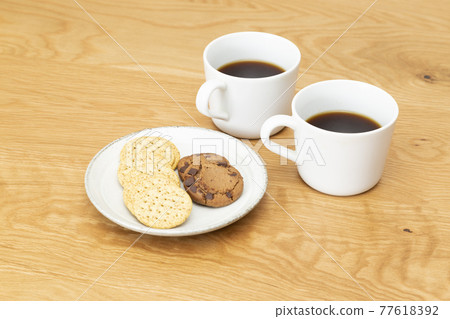 Coffee and cookies 77618392