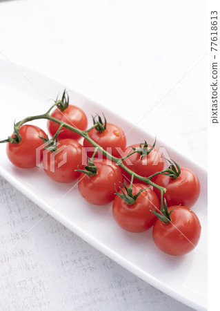 簇狀西紅柿（白色背景） 77618613