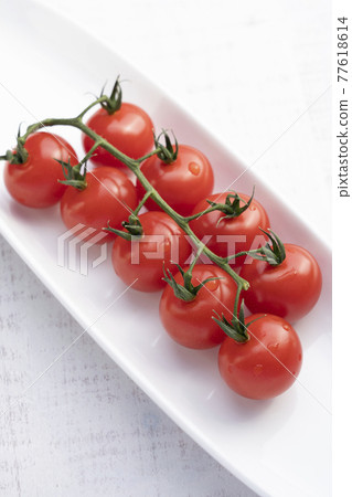 簇狀西紅柿（白色背景） 77618614