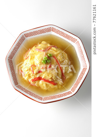 Chinese-style omelet rice with red bean paste, Tianjin rice photographed on a white background (overhead view) 77621161