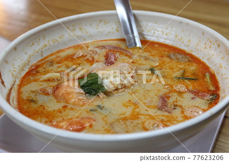 Popular tourist destination Thai gourmet Pad Thai / changbeer / Mango Shake / Larb / Tom Yum Kung 77623206