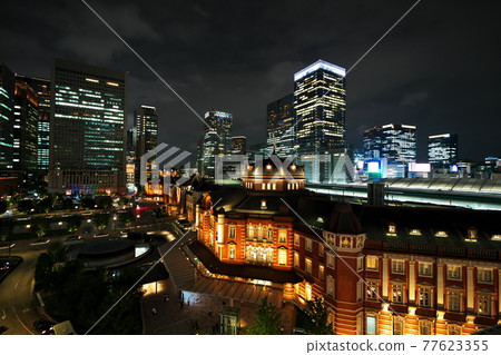 夜色中閃耀的東京站街景 夜色中閃耀的東京站街景 77623355