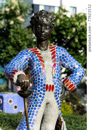 KIEV, UKRAINE - 18 June 2015: The statue of the Little Prince, by sculptor Konstantin Skretutskiy on June 18, 2015 in Kiev, Ukraine  77623532
