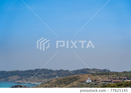 山口縣下關市角島的小教堂和露營地的遠景 山口縣下關市角島的小教堂和露營地的遠景 77625145