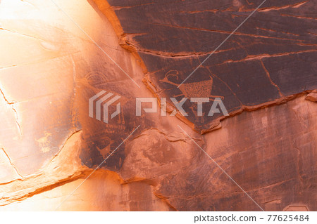 Indigenous murals 77625484