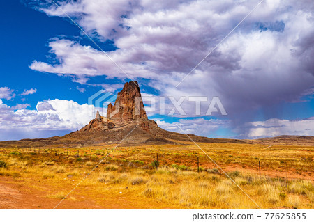 Monument Valley entrance 77625855