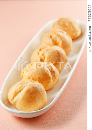 Handmade cream puff Handmade cream puff 77625903