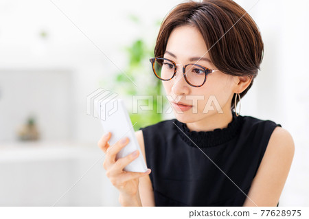 女智能手機，庫爾扎家 77628975