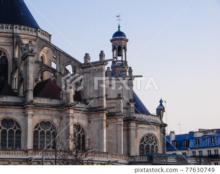 From Nelson Mandela Park (Les Halles) in Paris to Saint-Eustache Church (Eglise Saint-Eus) 77630749