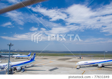 ANA 飛機從羽田機場起飛 77631849