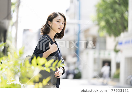 女商人肖像 77633121