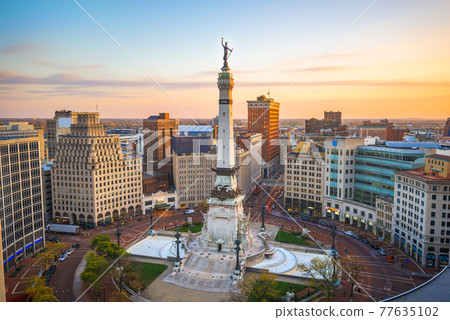Indianapolis, Indiana, USA skyline over Monument Circle 77635102