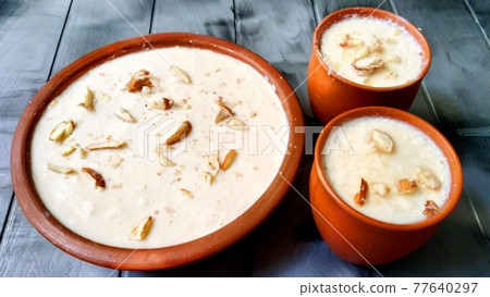 Rabdi or Rabri served in clay pot 77640297