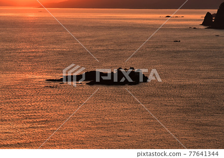 From Cape Onmachi 77641344