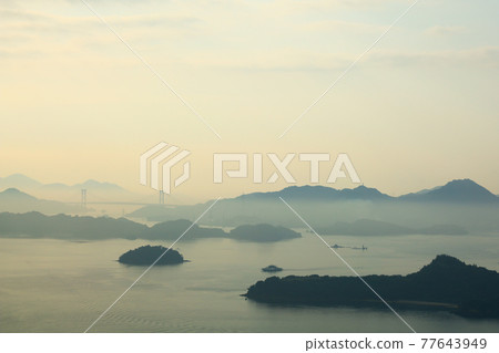 Dawn of Shimanami in the Seto Inland Sea, Fudekageyama, Mihara City, Hiroshima Prefecture Dawn of Shimanami in the Seto Inland Sea, Fudekageyama, Mihara City, Hiroshima Prefecture 77643949