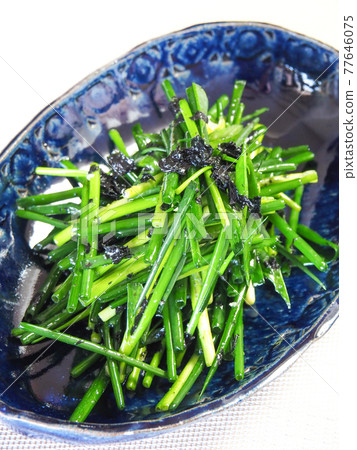 Green onion salad 77646075