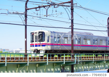 京王線通過玉川大橋 京王線通過玉川大橋 77649319