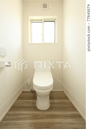 新建的住宅廁所形象 77649874