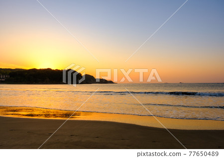 Yumigahama (dawn) Yumigahama (dawn) 77650489