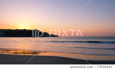 Yumigahama (dawn) Yumigahama (dawn) 77650491
