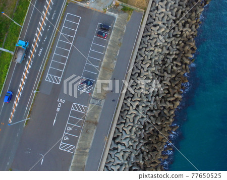 Seaside parking lot (Higashi Town, Hitachi City, Ibaraki prefecture) 77650525