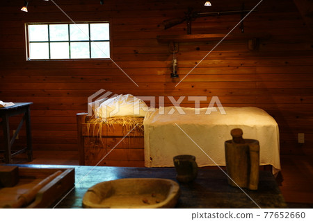 Swiss mountain hut 77652660