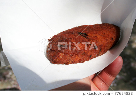 Next to jelly fly 77654828